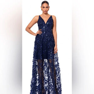 NWT XSCAPE Women's 3D Floral Dress, Sequined Silhouette Maxi Gown Size 4 Blue